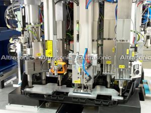 Punching Vuam Pib Pem Hauv Ntej Bumper Ultrasonic