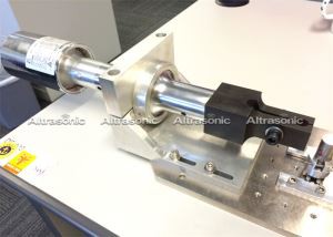 Siab Precision Ultrasonic Pab Machining Rau Qhov Me Teeb Deep Kev Co Ntxawm Tapping Tshuab